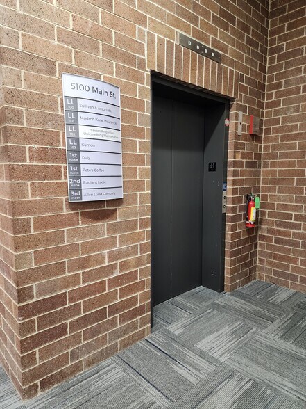 More Photos Of 5100 Main St, Downers Grove Medical For Lease