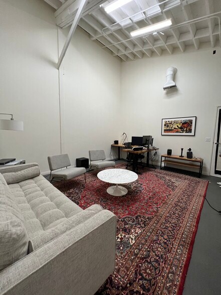 More Photos Of 2662-2684 Lacy St, Los Angeles Loft Creative Space For Lease
