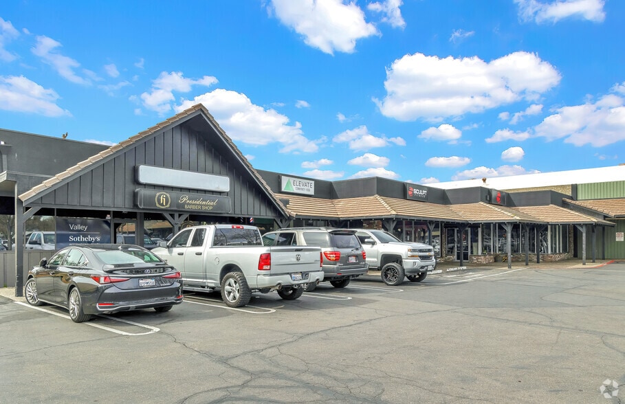 More Photos Of 839-921 W Roseburg Ave, Modesto General Retail For Lease