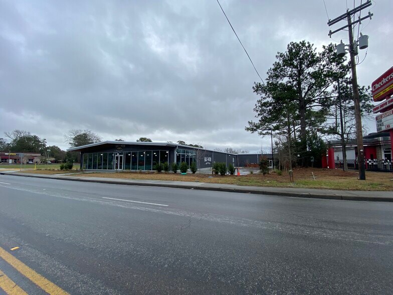 More Photos Of 605 N Main St, Summerville Storefront Retail Office For Lease