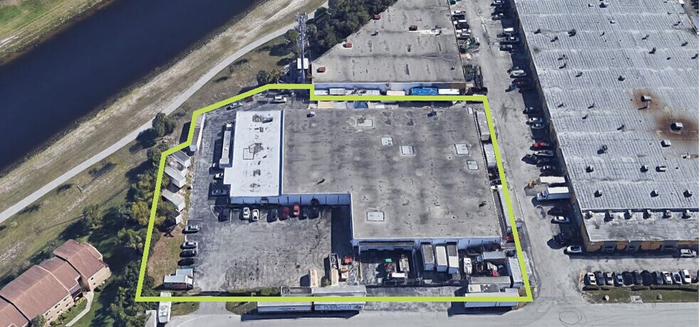 More Photos Of 500 NE 190th St, Miami Warehouse For Sale