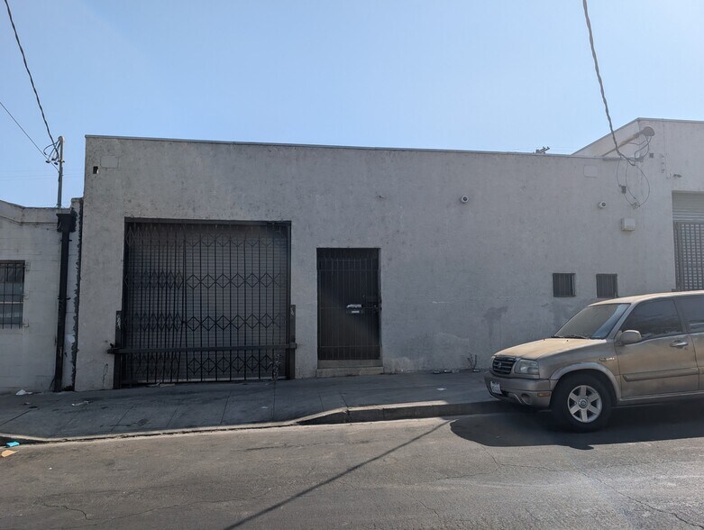 More Photos Of 3356 E 14th St, Los Angeles Warehouse For Lease