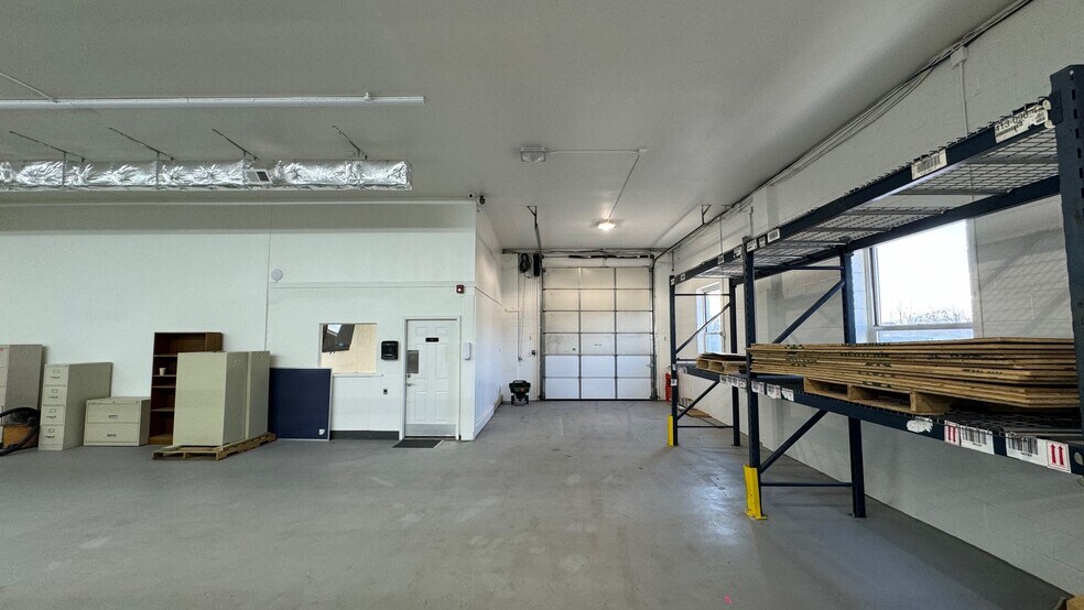 More Photos Of 236 Blackford Ave, Middlesex Warehouse For Lease