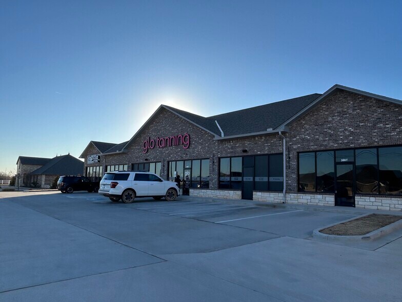 More Photos Of 2404 NW 178th St, Edmond General Retail For Lease