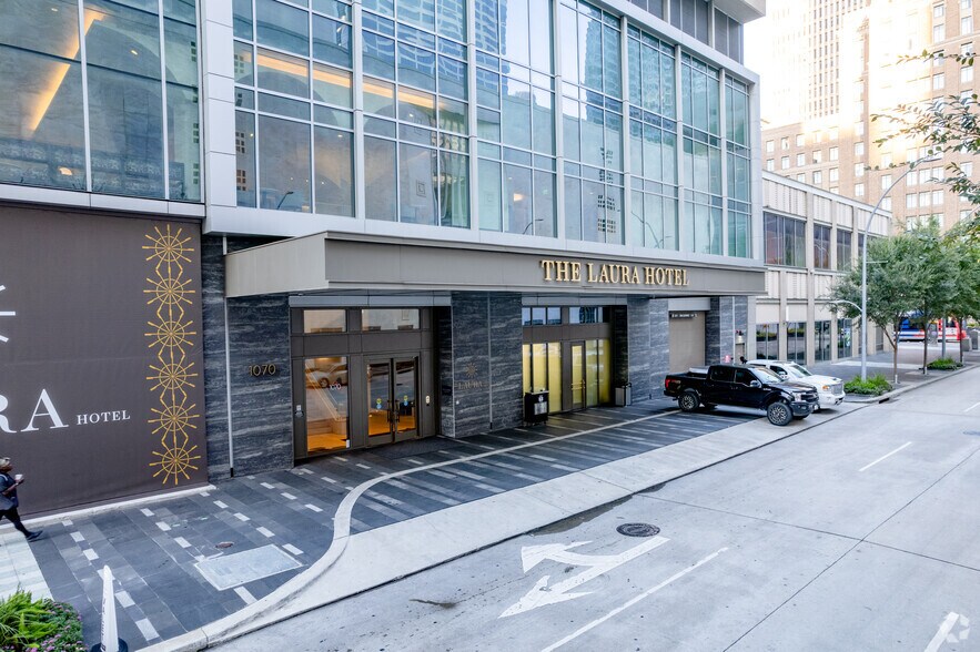 More Photos Of 1070 Dallas St, Houston Hotel For Lease