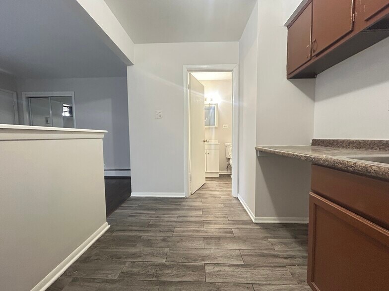 More Photos Of 12500 S Lincoln St, Calumet Park Apartments For Sale
