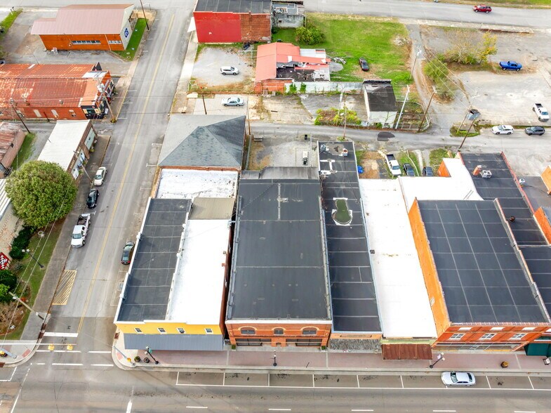 More Photos Of 824 Tennessee Ave, Etowah Storefront Retail Office For Sale