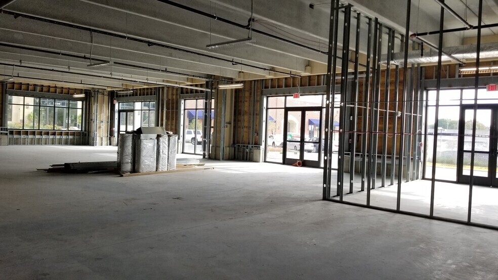 More Photos Of 7710 Harkins Rd, Lanham Parking Garage For Lease