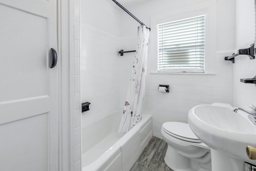 More Photos Of 3521 1st Ave N, Saint Petersburg Loft Creative Space For Sale