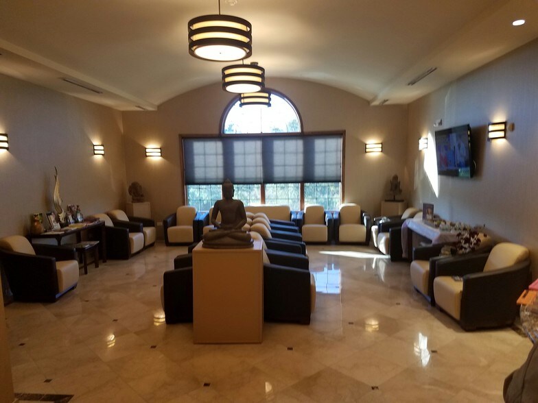 More Photos Of 120 Batson Ct, New Lenox Office For Lease