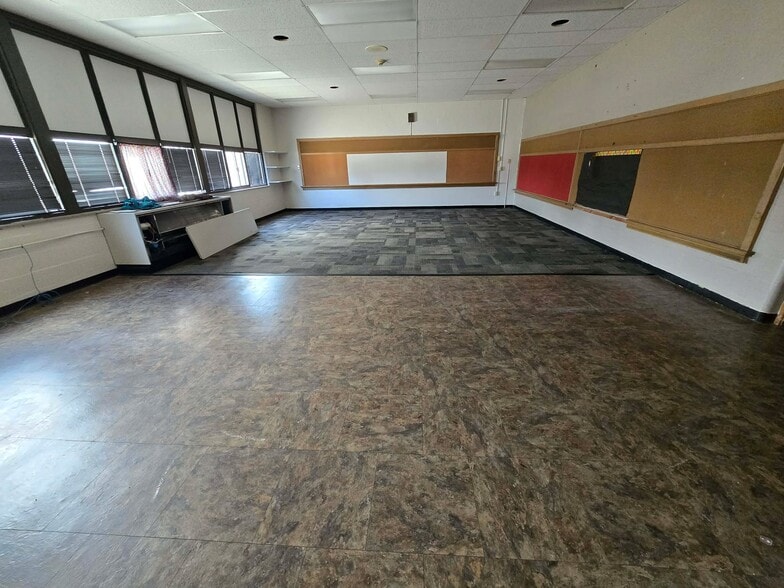 More Photos Of 613 Mulberry st, Yankton Specialty For Sale