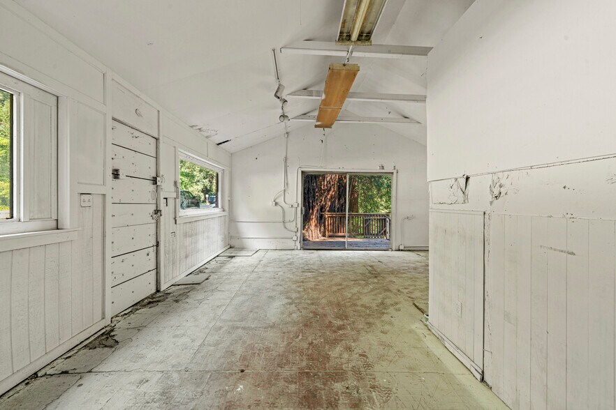 More Photos Of 10991 River Rd, Forestville Flex For Sale