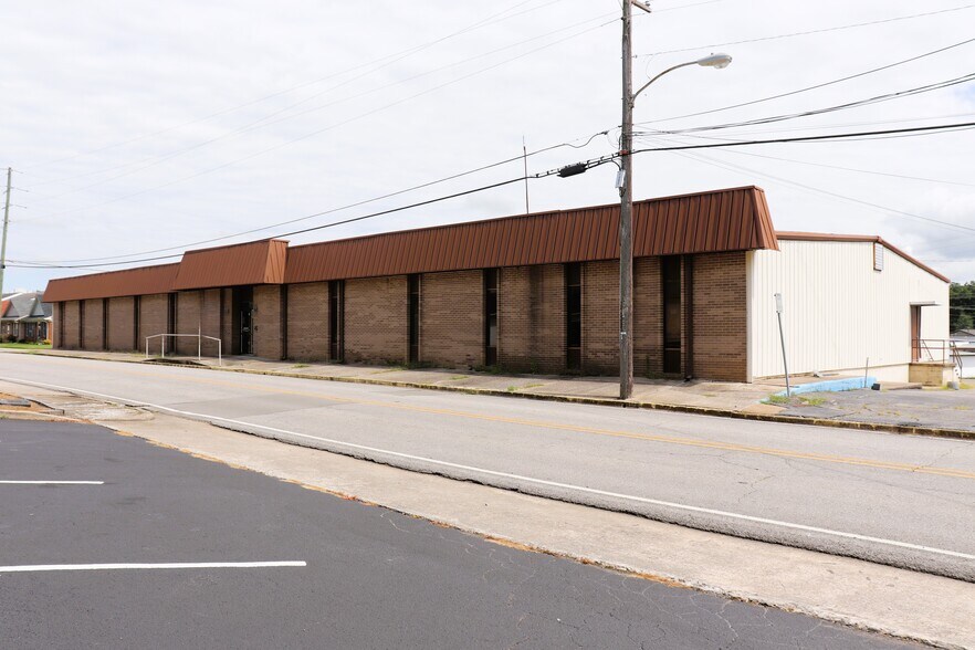 Primary Photo Of 400 Chestnut St NW, Hartselle Office For Sale