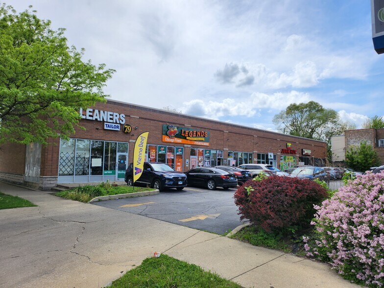 More Photos Of 301-315 W 79th St, Chicago General Retail For Sale