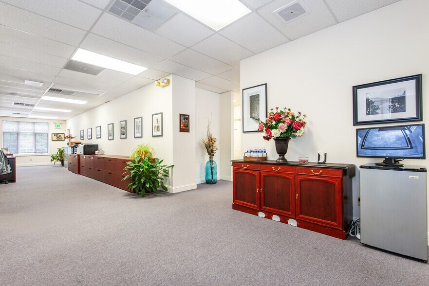 More Photos Of 372 Route 22 West, White House Station Office For Lease