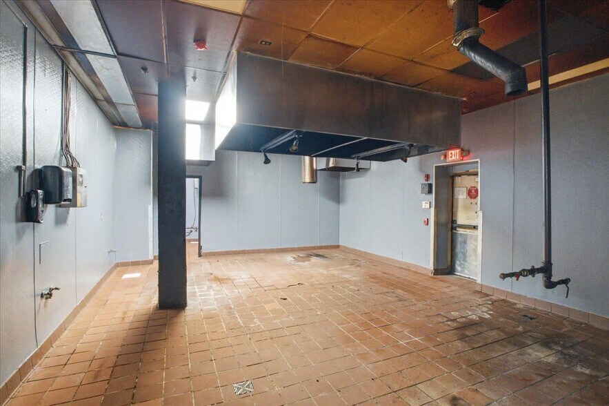More Photos Of 301 Franklin St, Buffalo Restaurant For Sale