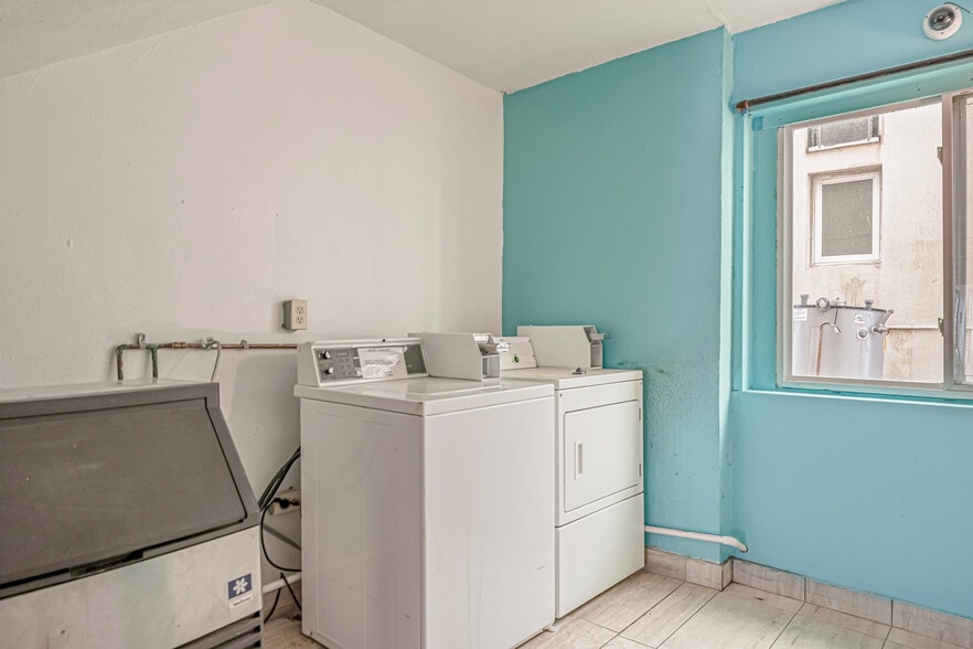 More Photos Of 1901 S Ocean Blvd, Myrtle Beach Hotel For Sale