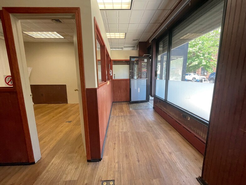Primary Photo Of 4716 44th St, Woodside Storefront Retail Office For Lease