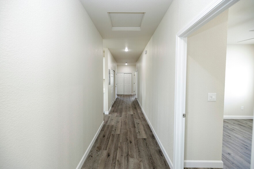 More Photos Of 720 N 2nd St, Patterson Specialty For Sale