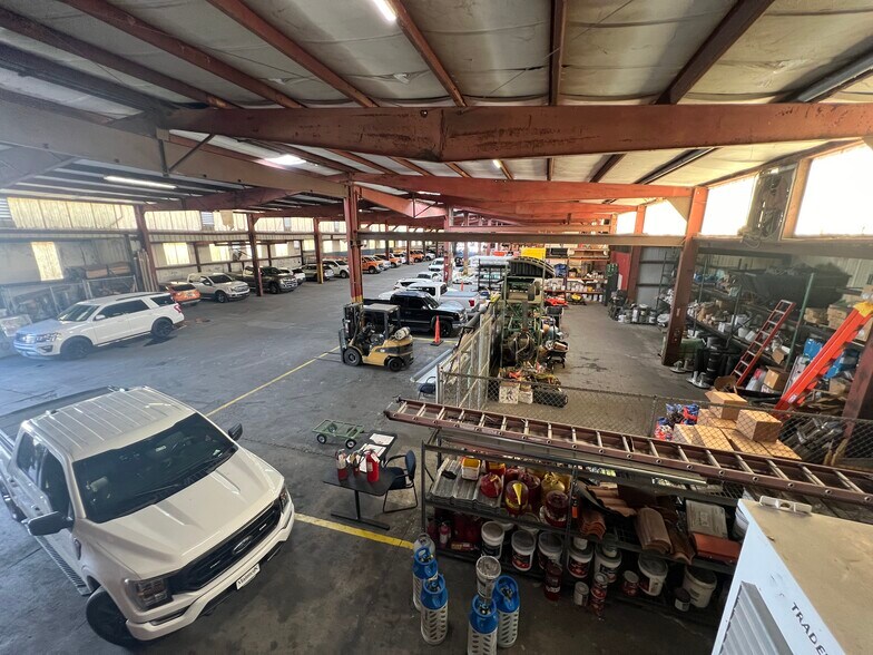More Photos Of 5208 St Paul St, Tampa Warehouse For Lease