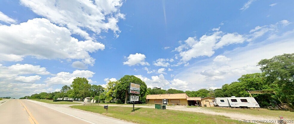 More Photos Of 5268 S Highway 377, Kingston Bar For Sale