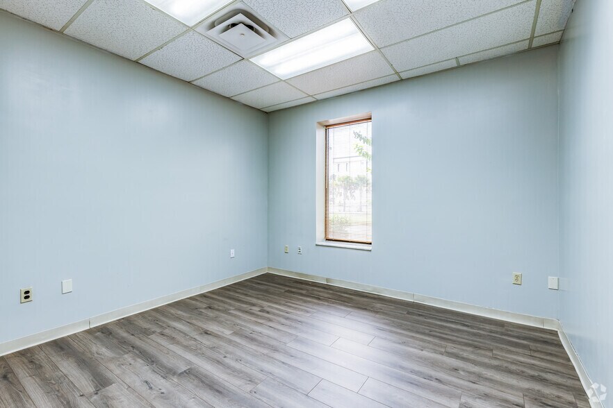 More Photos Of 6100 Lake Ellenor Dr, Orlando Office For Lease