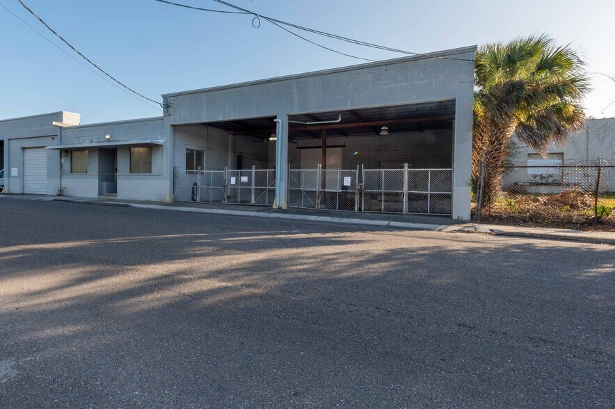 More Photos Of 1839 Ionia St, Jacksonville Warehouse For Lease