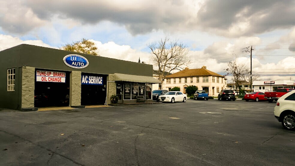More Photos Of 300 W Hill, Valdosta Auto Dealership For Sale