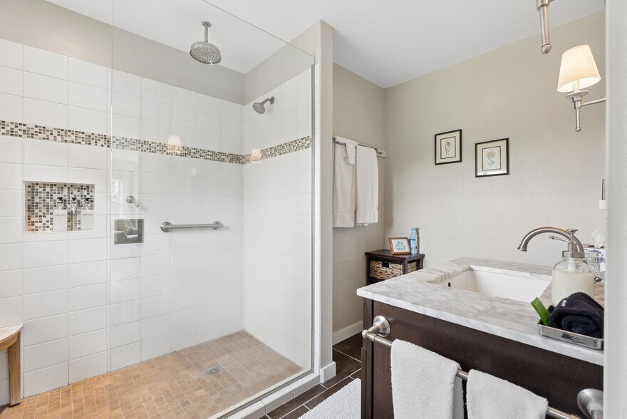 More Photos Of 548 Main St, Fryeburg Hotel For Sale