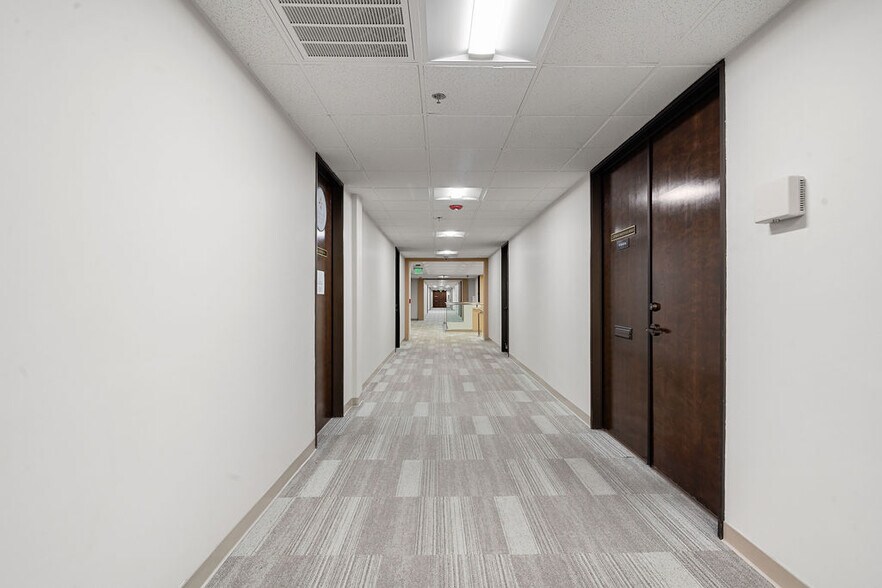 More Photos Of 200 New Stine Rd, Bakersfield Office For Sale