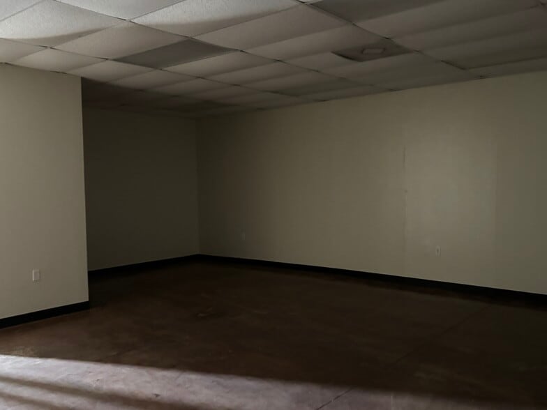 More Photos Of 1610 E Tyler St, Harlingen Unknown For Lease