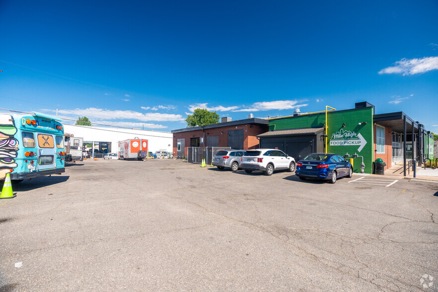 More Photos Of 2171 S Grape St, Denver Restaurant For Lease