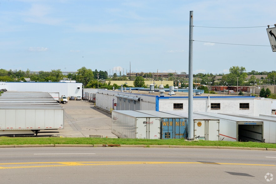 More Photos Of 98 Glendale-Milford Rd, Cincinnati Warehouse For Sale