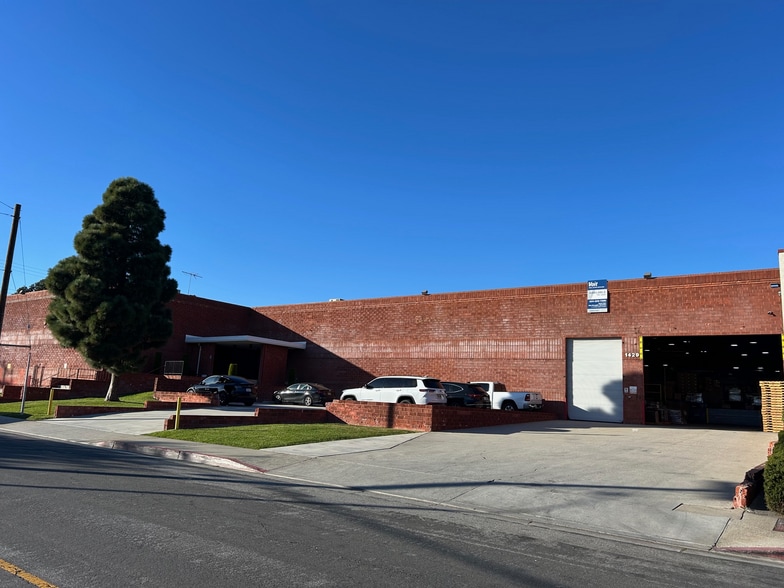More Photos Of 1429 240th St, Harbor City Warehouse For Lease