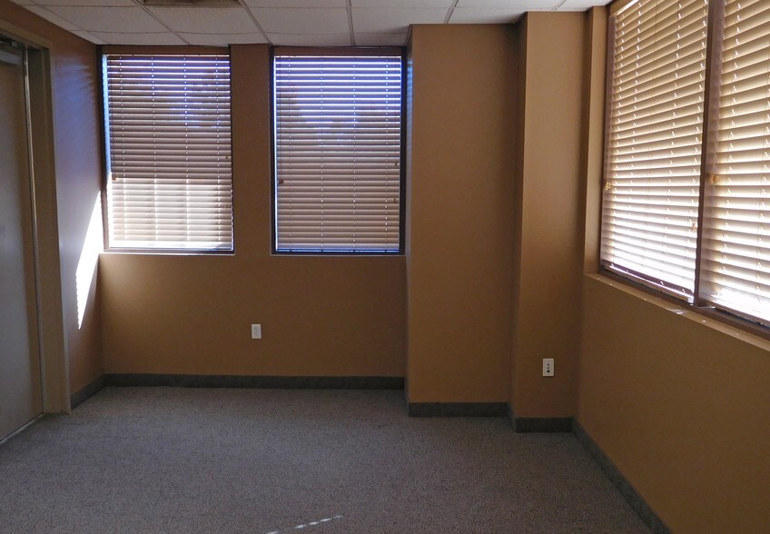 More Photos Of 9746 N 90th Pl, Scottsdale Medical For Sale