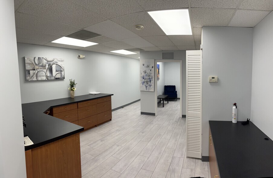 More Photos Of 7960-7990 Old Georgetown Rd, Bethesda Medical For Sale