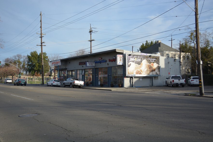 More Photos Of 248 E Harding Way, Stockton Storefront For Sale