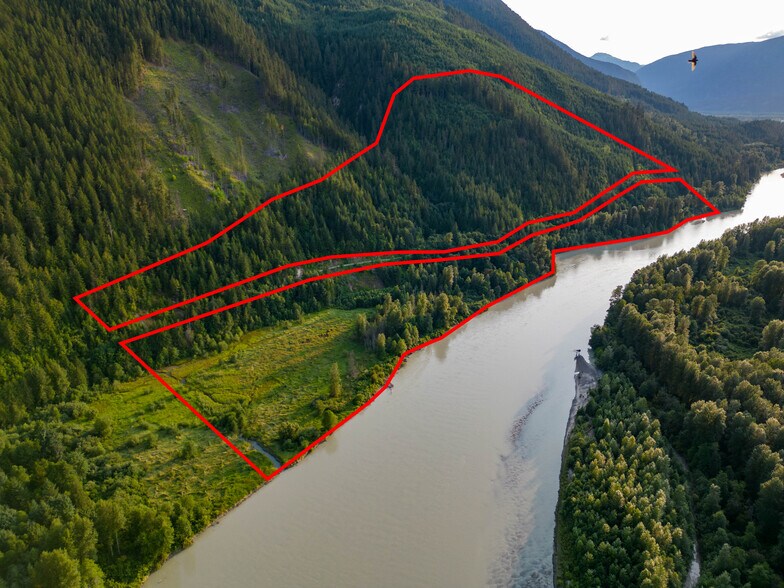 More Photos Of DL5148 Pemberton Waterfront, Mount Currie Land For Sale