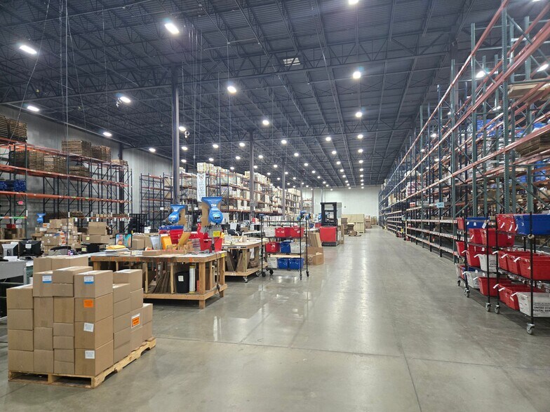 More Photos Of 5855 Carbonmill Dr, South Bend Distribution For Lease