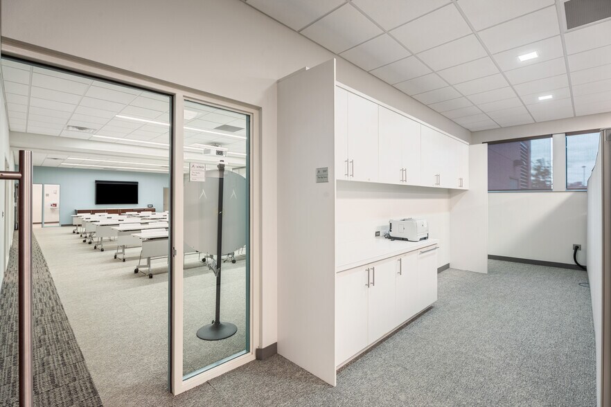 More Photos Of 1012 Princeton St, Vermillion Office For Sale