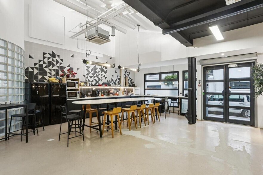 More Photos Of 3 Rue Fernand Pelloutier, Boulogne-Billancourt Office For Sale