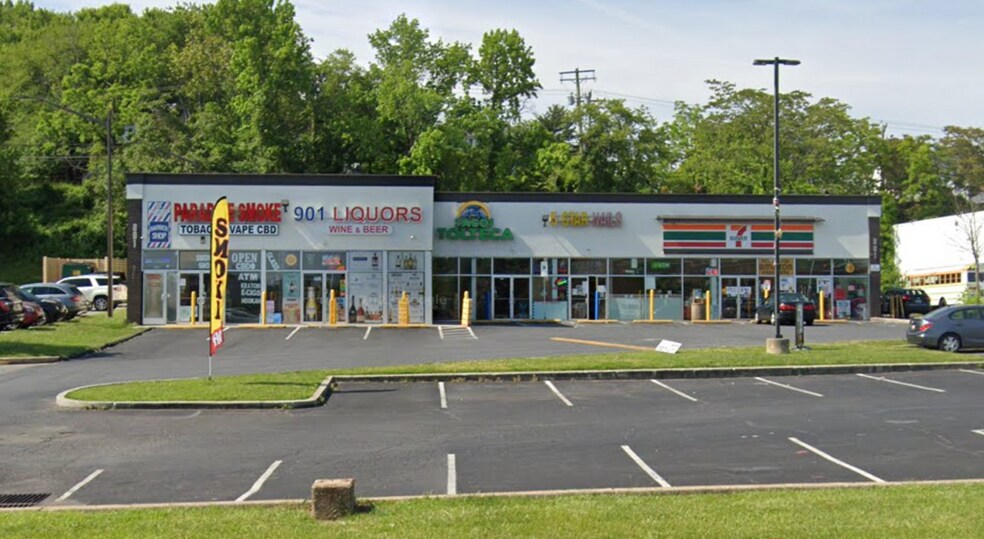 More Photos Of 901 North Point Blvd, Baltimore Freestanding For Lease