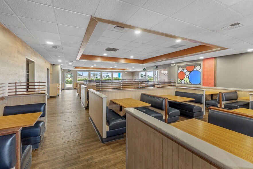 More Photos Of 2601 Admiral King St, Lake Charles Restaurant For Sale