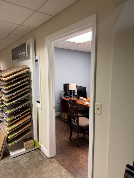 More Photos Of 65 Louis St, Newington Flex For Lease
