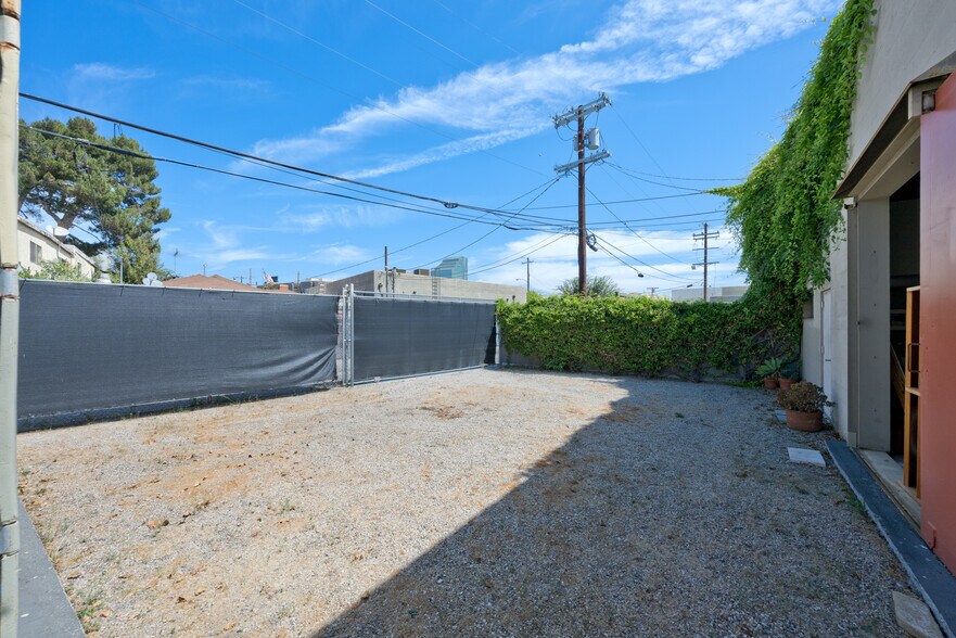 More Photos Of 11609 W Pico Blvd, Los Angeles Office For Lease