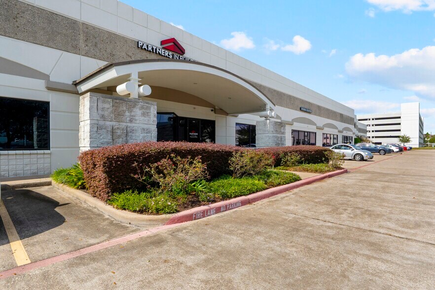 Primary Photo Of 2901 W Sam Houston Pky N, Houston Research And Development For Lease