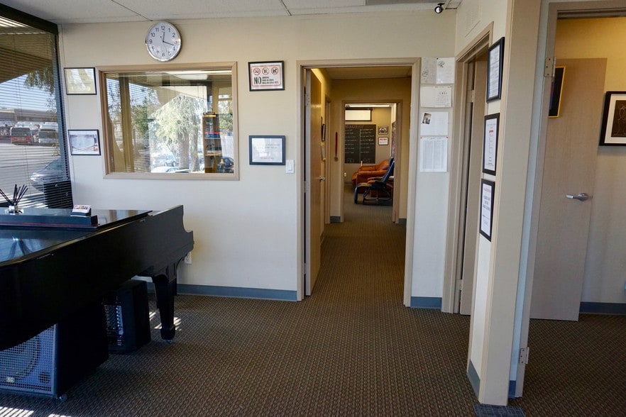 More Photos Of 7370 Opportunity Rd, San Diego Warehouse For Lease