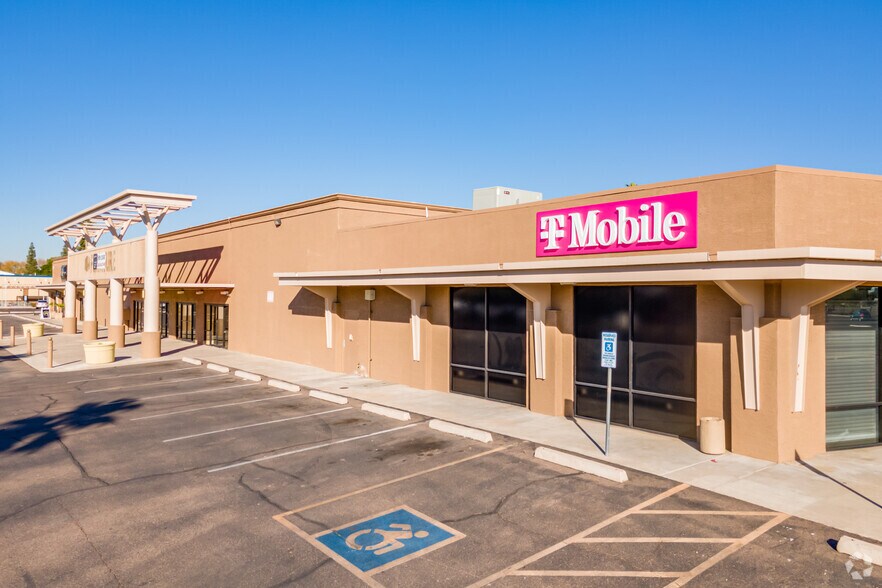 More Photos Of 10215 N 28th Dr, Phoenix General Retail For Lease