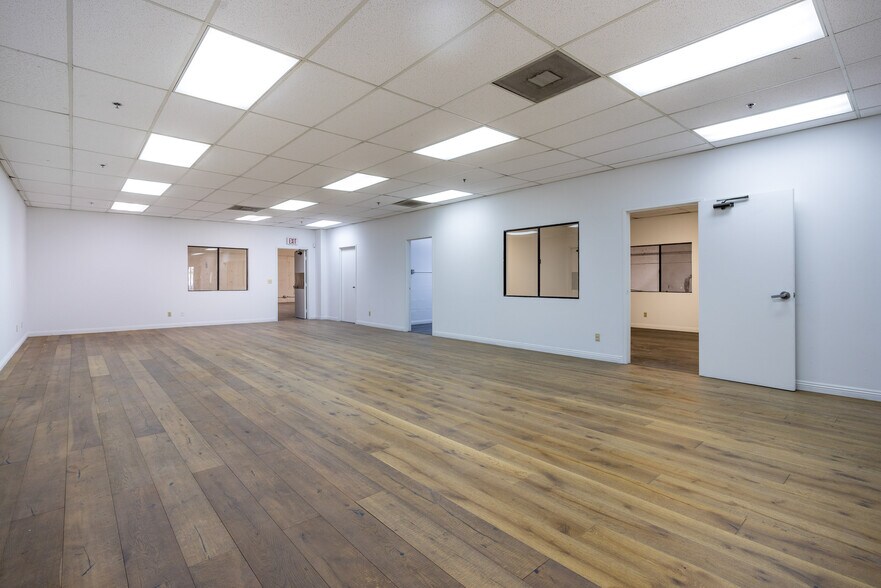 More Photos Of 128 S Brent Cir, Walnut Warehouse For Lease