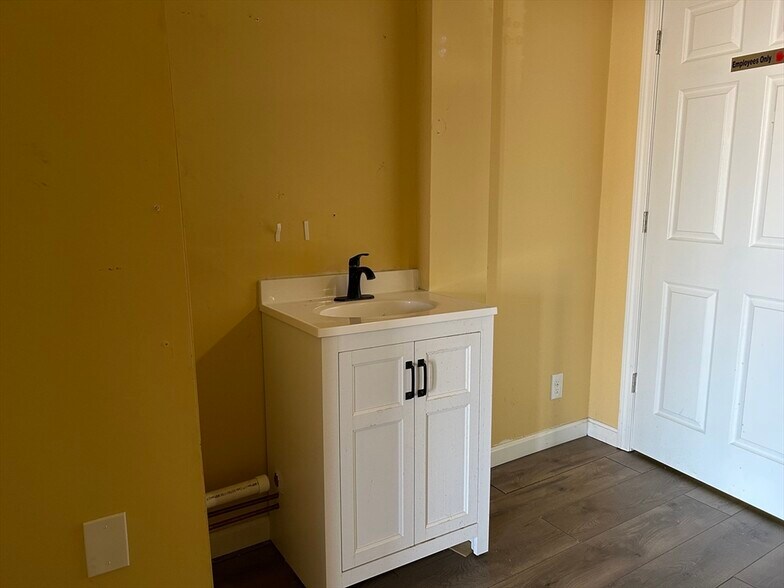 More Photos Of 527 Nantasket Ave, Hull Apartments For Lease